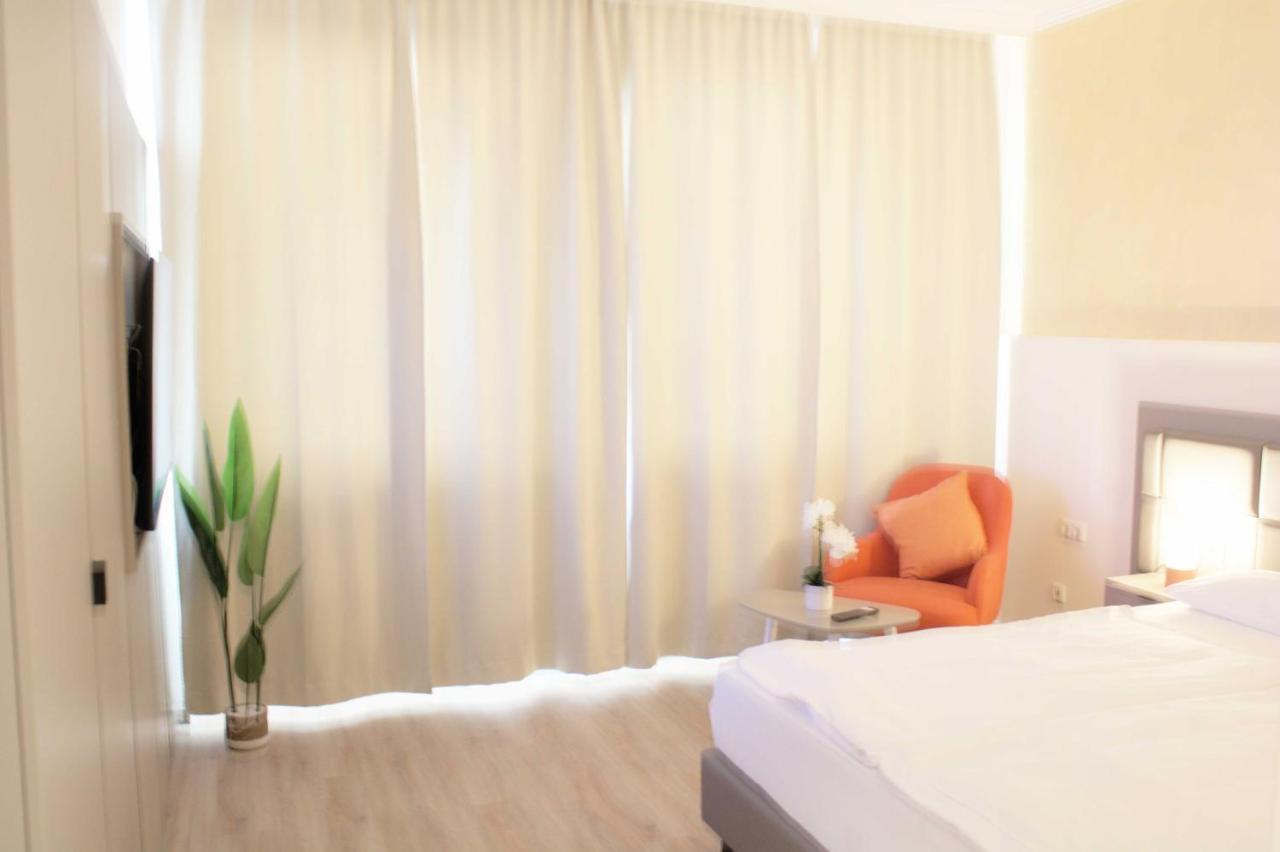 Isar Hotel *