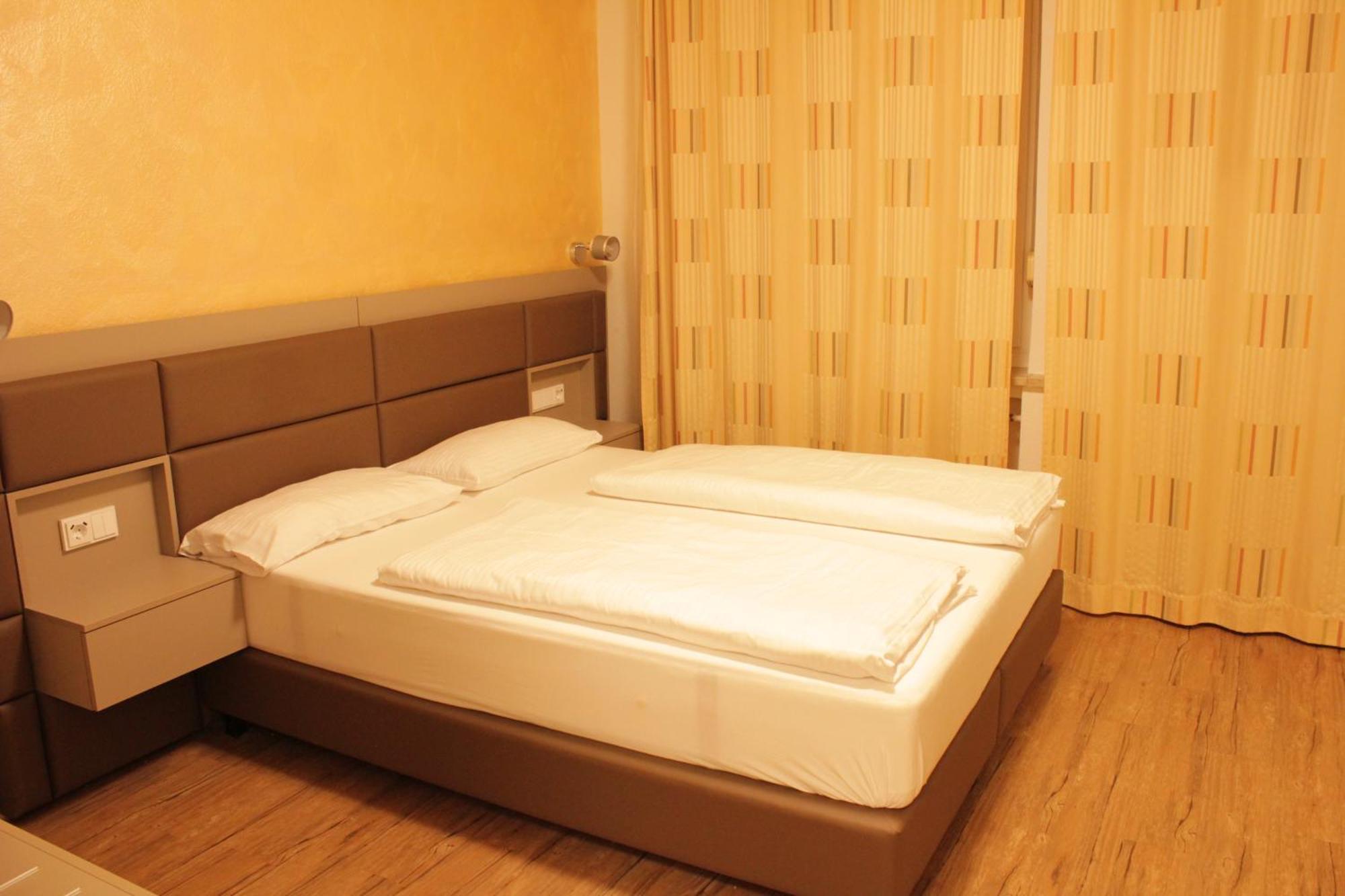 Isar Hotel *